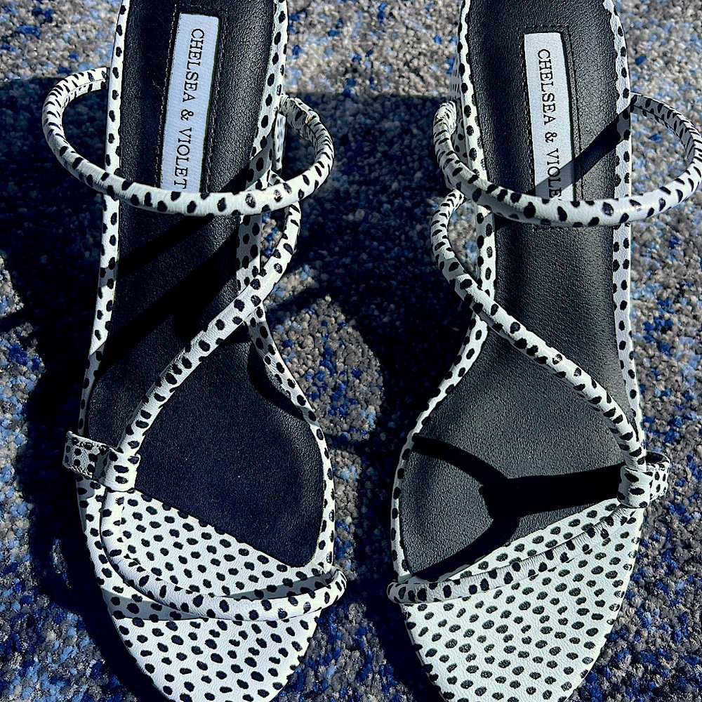 Size 7 Chelsea and Violet brand